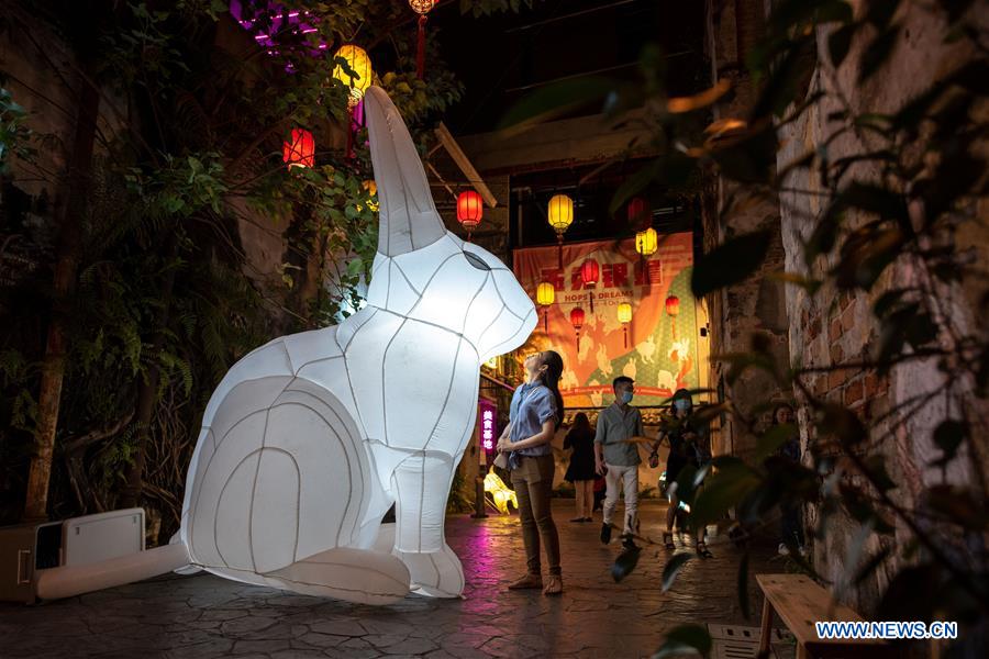 MALAYSIA-KUALA LUMPUR-MID-AUTUMN FESTIVAL-LANTERNS