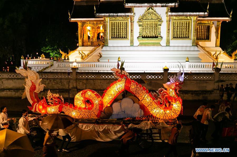 LAOS-LUANG PRABANG-BOUN LAI HEUA FAI FESTIVAL