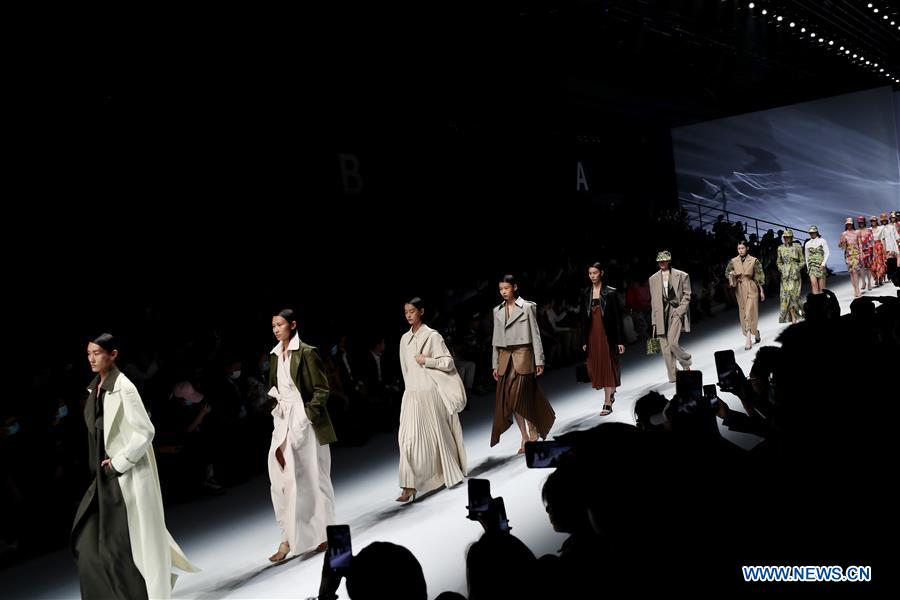 CHINA-SHANGHAI-FASHION WEEK-DEBUT (CN)