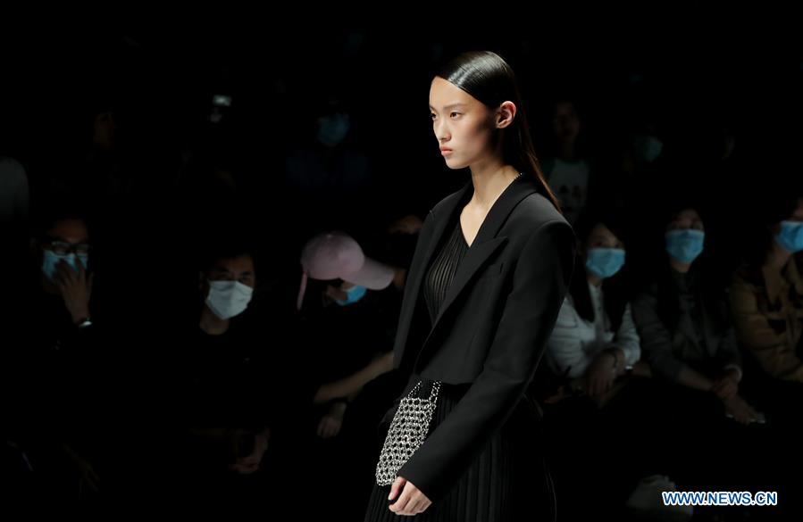 CHINA-SHANGHAI-FASHION WEEK-DEBUT (CN)