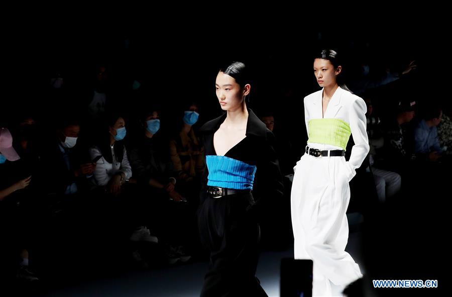 CHINA-SHANGHAI-FASHION WEEK-DEBUT (CN)