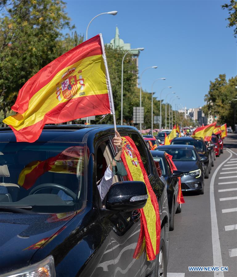 People celebrate National Day of Spain during parade in Madrid Xinhua