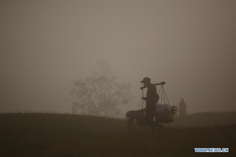 NEPAL-LALITPUR-FOGGY MORNING