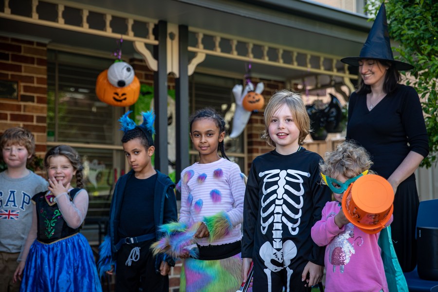 Album Trick or treat? Halloween "ghosts" roam on Australian streets