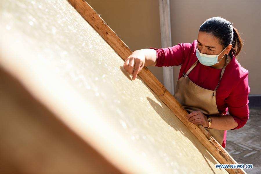 CHINA-XINJIANG-PAPER MAKING-CRAFT (CN)