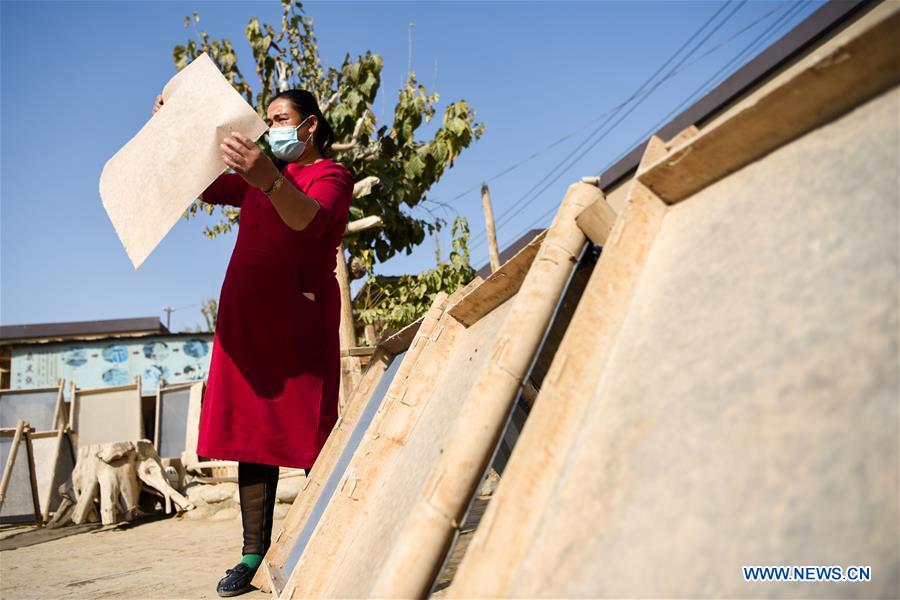 CHINA-XINJIANG-PAPER MAKING-CRAFT (CN)