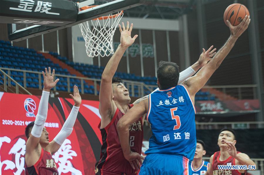 (SP)CHINA-ZHUJI-BASKETBALL-CBA LEAGUE-BEIJING DUCKS VS SICHUAN(CN)