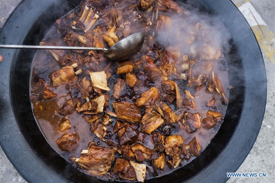 CHINA-HANGZHOU-BEGINNING OF WINTER-TRADITIONAL FOOD (CN)