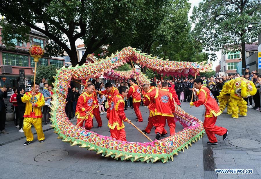 CHINA-HANGZHOU-BEGINNING OF WINTER-TRADITIONAL FOOD (CN)