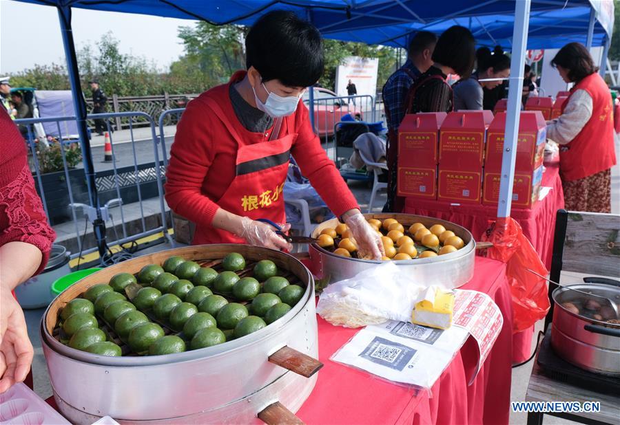 CHINA-HANGZHOU-BEGINNING OF WINTER-TRADITIONAL FOOD (CN)