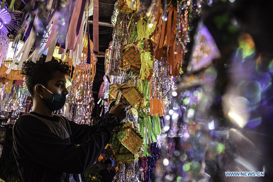 INDIA-MUMBAI-DIWALI FESTIVAL-PREPARATION