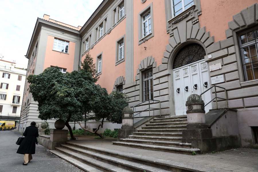 Feature For some schools in Italy staying closed is their policy