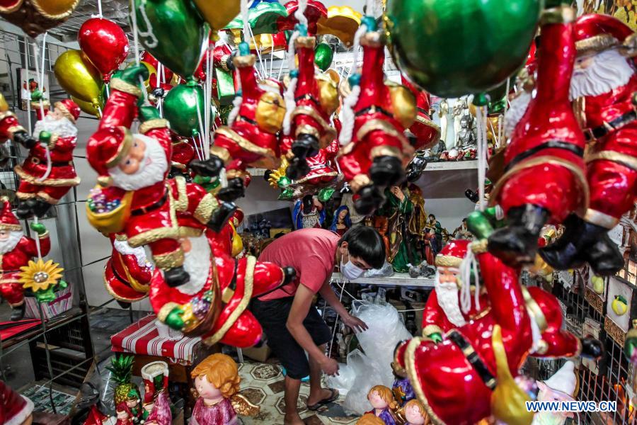 Christmas decorations prepared at market in Manila, the Philippines