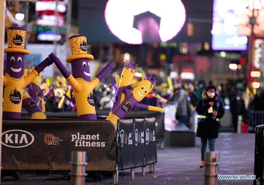 HOMBRE1  Planet Fitness Returns As Presenting Sponsor of Times Square's  Iconic New Year's Eve Celebration