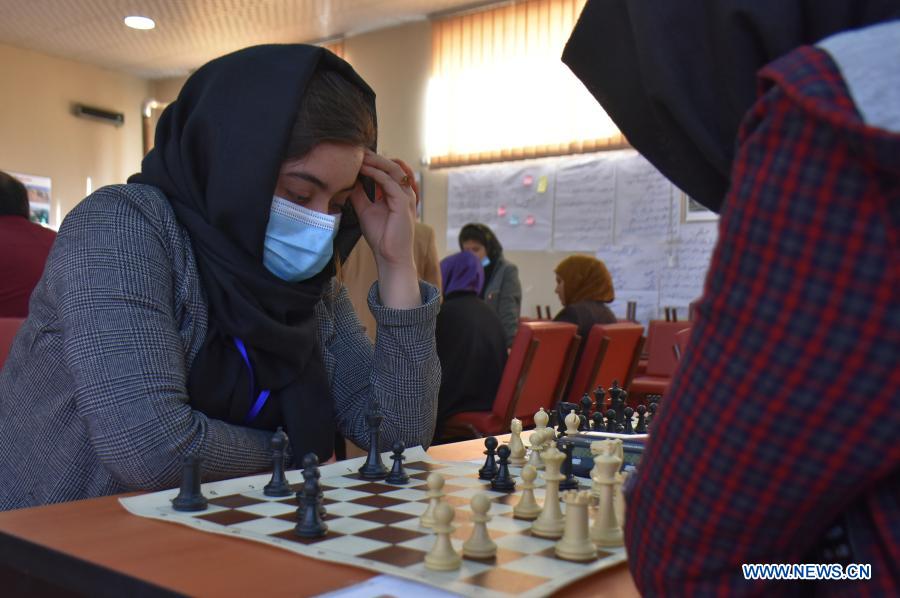 women and chess