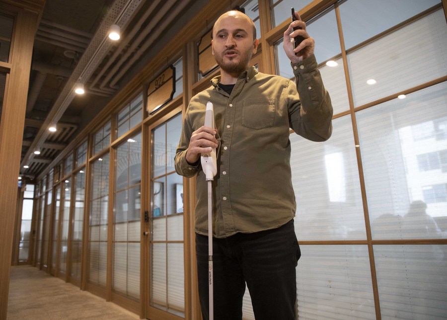 This Smart Cane Helps Blind People Navigate