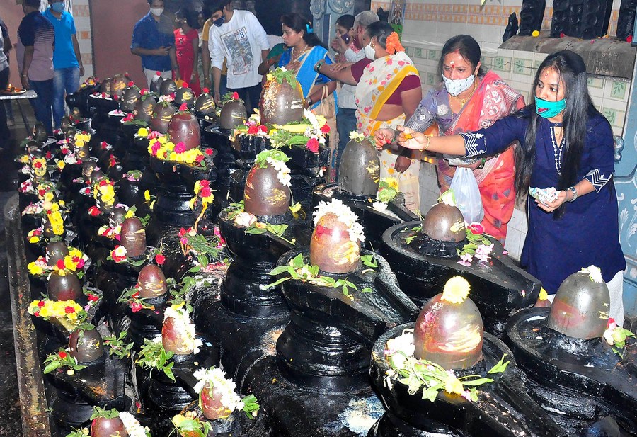 Lord Shiva Linga, Indian God of Hindu for Maha Shivratri festival of India  Stock ベクター | Adobe Stock