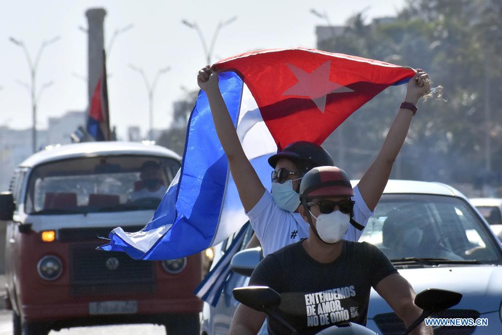 feature-massive-car-caravan-in-cuba-hits-road-against-u-s-embargo