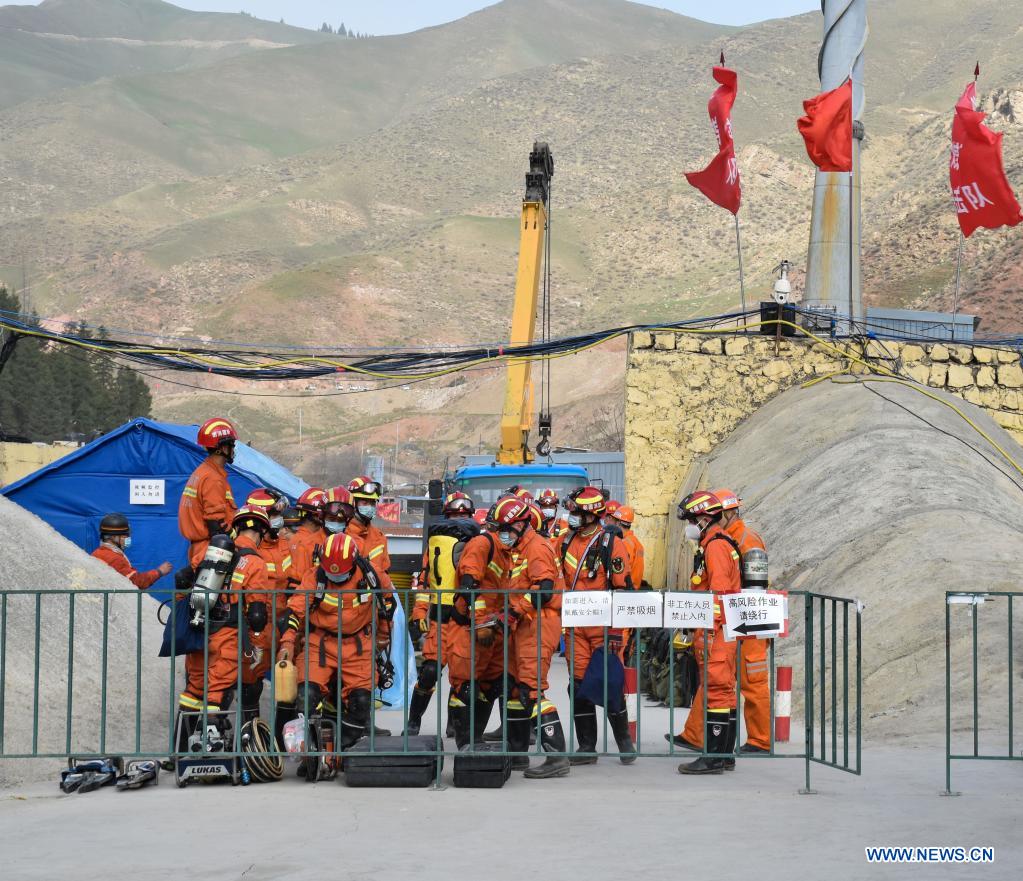 Rescuers Enter Colliery Shaft To Search Trapped Miners In Xinjiang Xinhua English News Cn