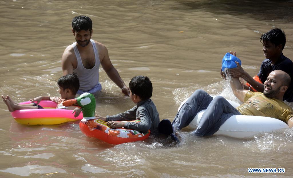 temperature-reaches-38-degrees-celsius-in-lahore-pakistan-xinhua