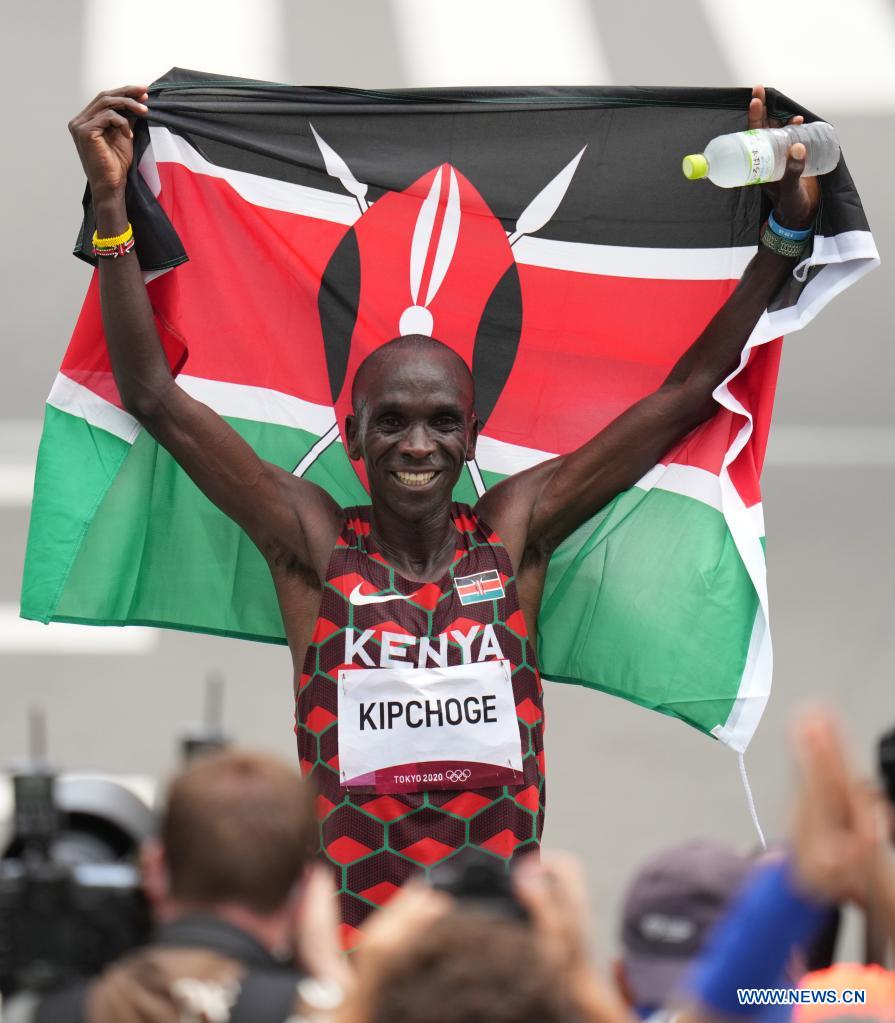 Kenyan Eliud Kipchoge wins men's marathon gold medal at Tokyo Olympics