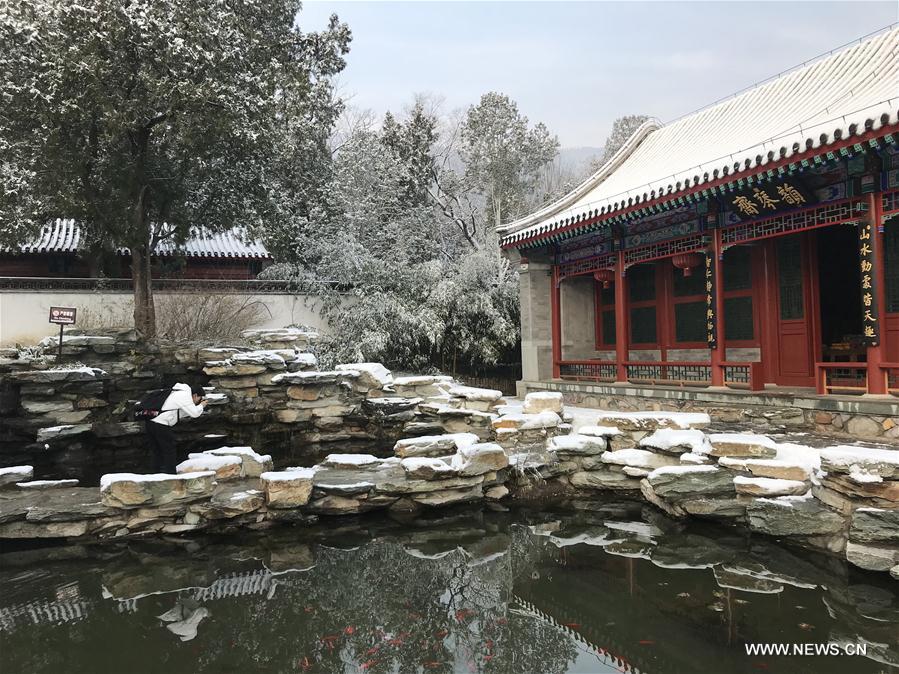 (BeijingCandid)CHINA-BEIJING-WINTER-XIANGSHAN PARK (CN)