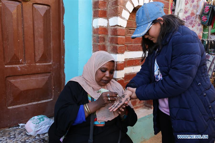 EGYPT-ASWAN-NUBIAN HENNA TATTOOS