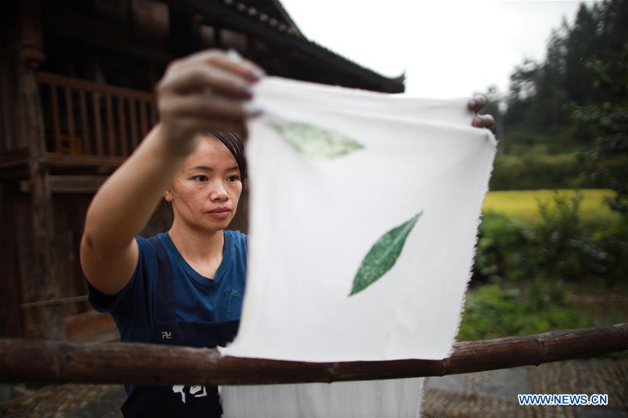 CHINA-GUIZHOU-DONG VILLAGE-CLOTH MAKING (CN)