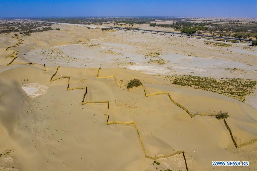 CHINA-XINJIANG-HOTAN-RUOQIANG-RAILWAY-CONSTRUCTION (CN)