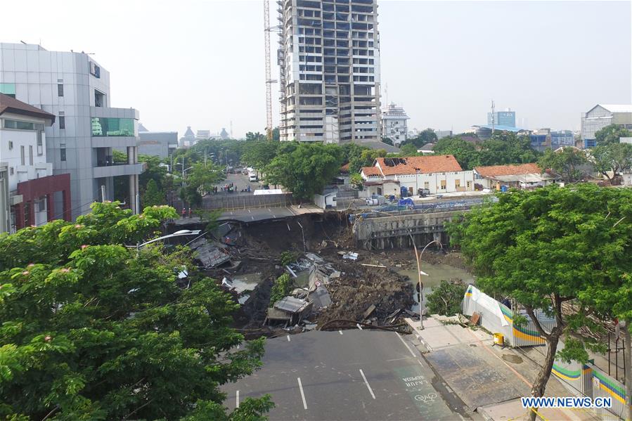 INDONESIA-SURABAYA-ROAD SINKHOLE