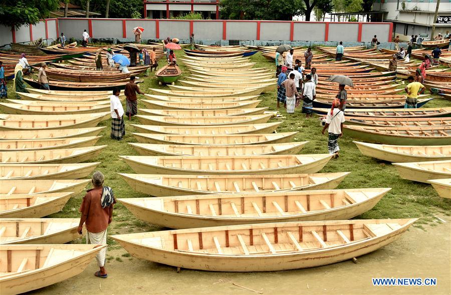 BANGLADESH-MANIKGANJ-BOAT-BAZAAR