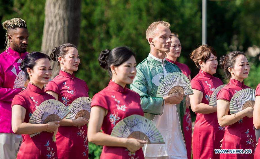 AUSTRIA-VIENNA-CHINESE CHEONGSAM SHOW