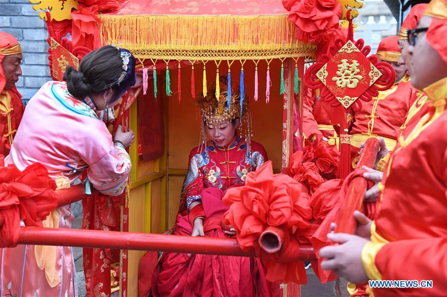 CHINA-SHANDONG-QINGDAO-TRADITIONAL GROUP WEDDING (CN)