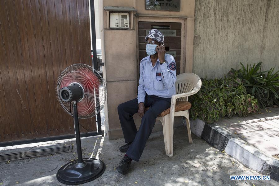 INDIA-NEW DELHI-HOT WEATHER