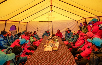 Remeasuring team announces list of 12 people to climb to peak of Mount Qomolangma