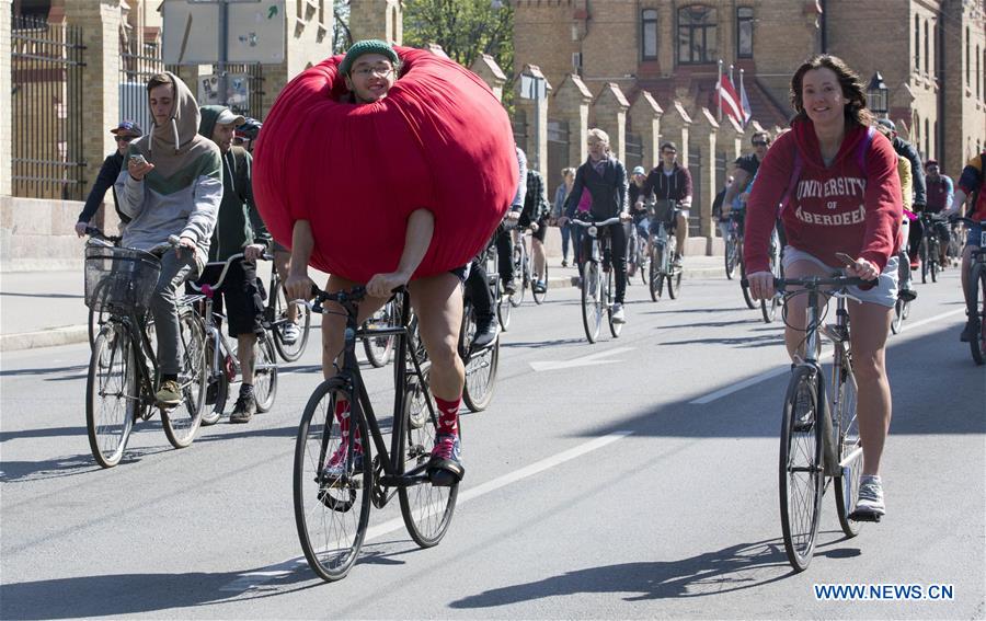 critical mass cycling