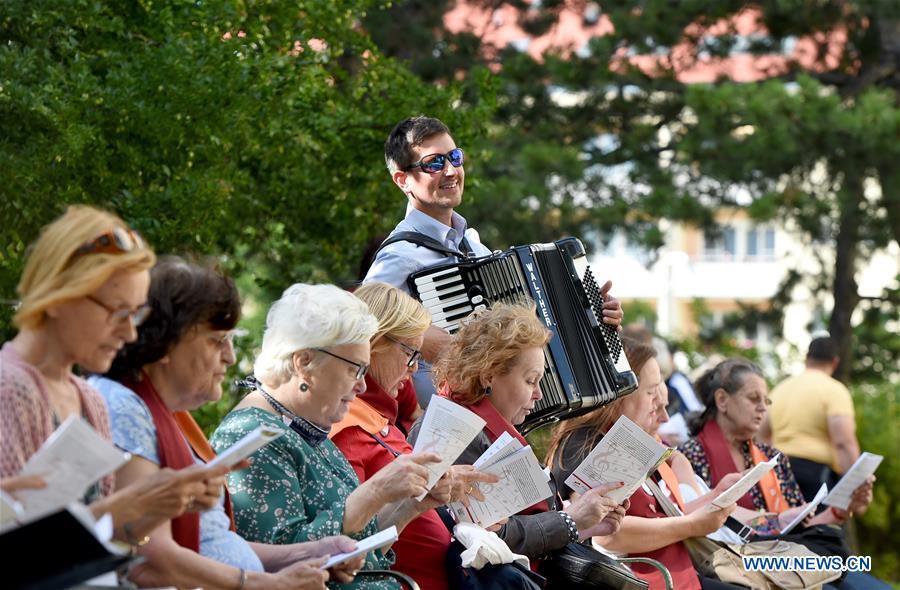 AUSTRIA-VIENNA-COMMUNITY CHOIR-PERFORMANCE