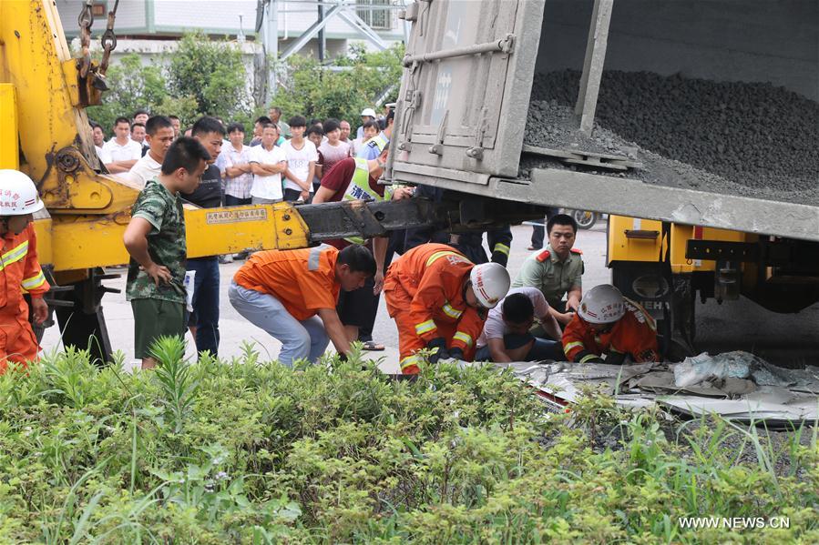 CHINA-JIANGXI-ROAD CRASH ACCIDENT(CN)