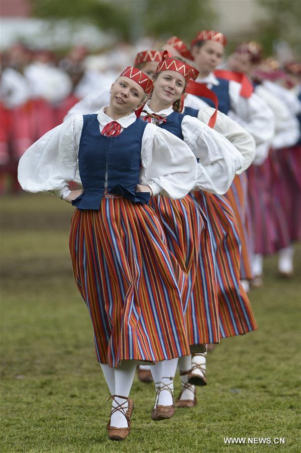 Over 5,000 women from Estonia, Ireland, Norway, England, Luxembourg, Canada, Finland and Lithuania danced together during a women's dance festival on Sunday. 