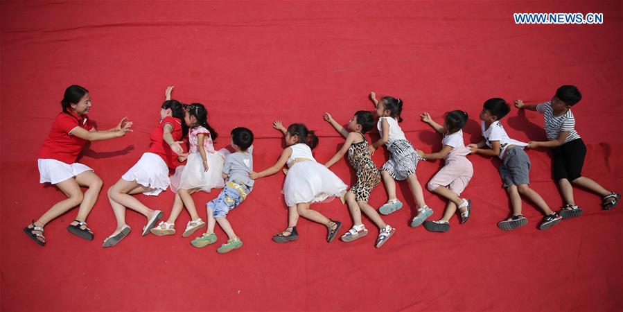 #CHINA-HENAN-CHILDREN-GRADUATION PHOTOS (CN)