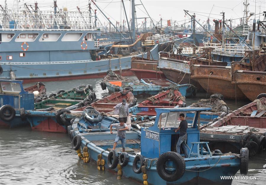 Typhoon Nepartak is expected to reach the coast of Fujian on Saturday morning after landing at 5:50 a.m. on Friday at Taiwan's Taitung, packing winds of up to 55 meters per second.