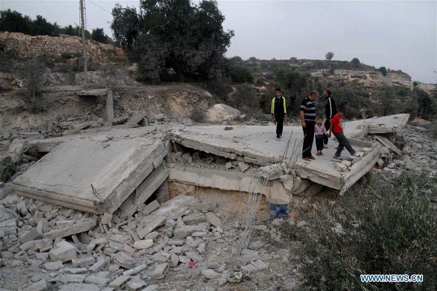 MIDEAST-HEBRON-HOME-DEMOLITION