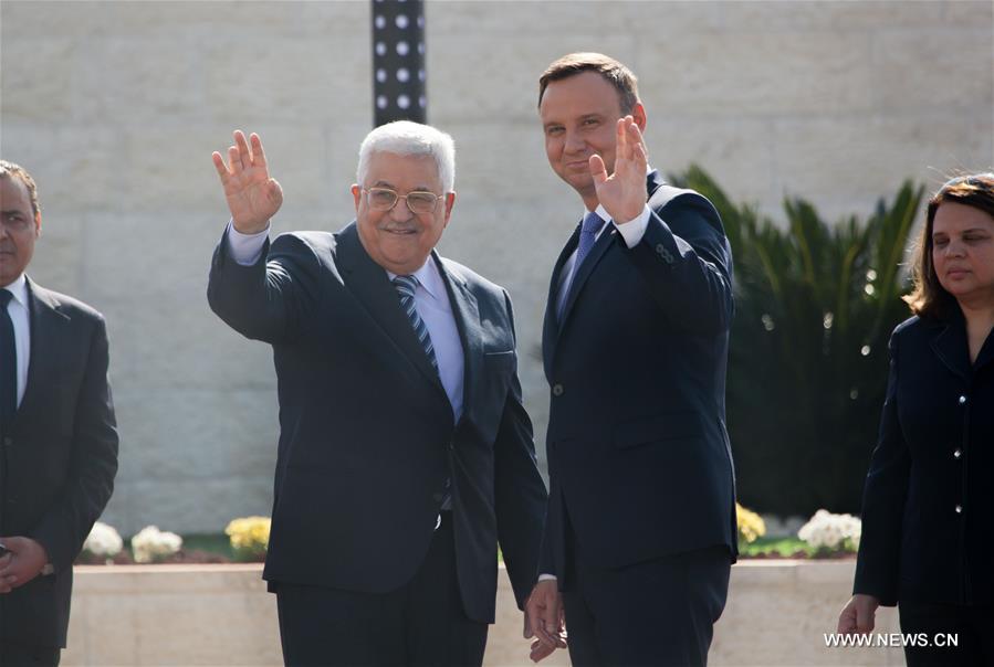 Palestinian President Mahmoud Abbas (L, front) welcomes Polish President Andrzej Duda in the West Bank city of Bethlehem on Jan. 18, 2017.