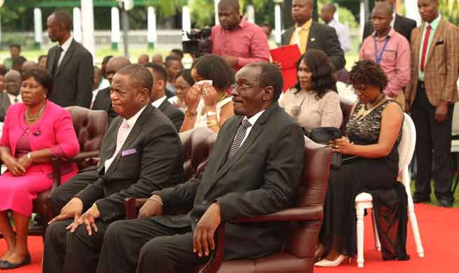 Zimbabwe vice presidents sworn in