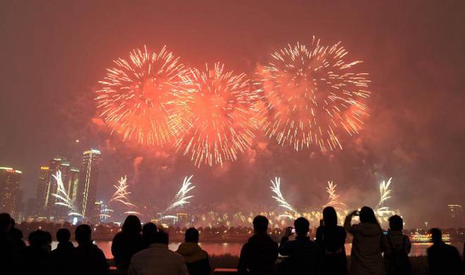 Fireworks show held to celebrate New Year in China's Hunan