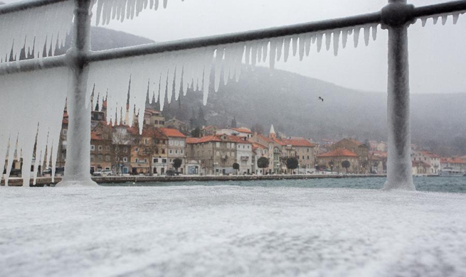 Cold front brings snow, temperatures drop in many parts of Croatia