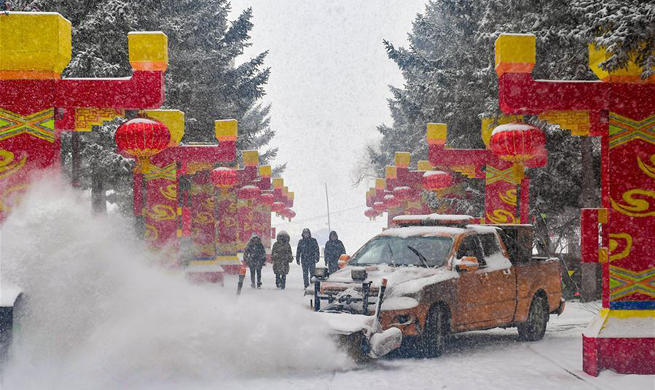 China issues yellow alert for snowstorms