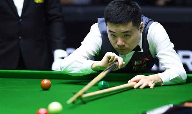 Ding Junhui beats Craig Steadman 6-4 at World Snooker China Open