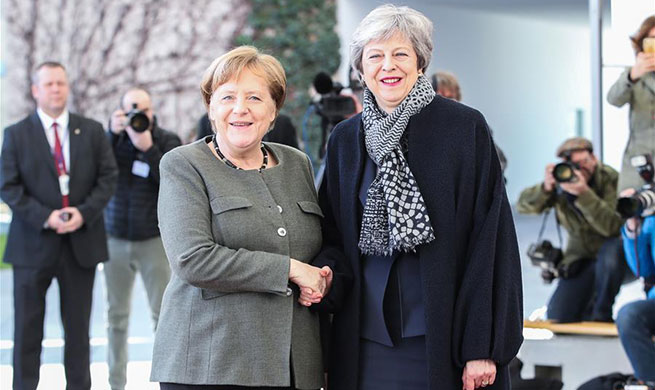 Merkel meets with Theresa May in Berlin