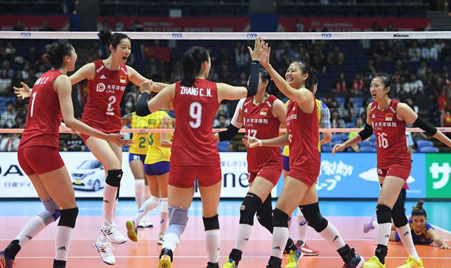 Leaders China, United States fight hard for 3-2 win, to meet on Monday